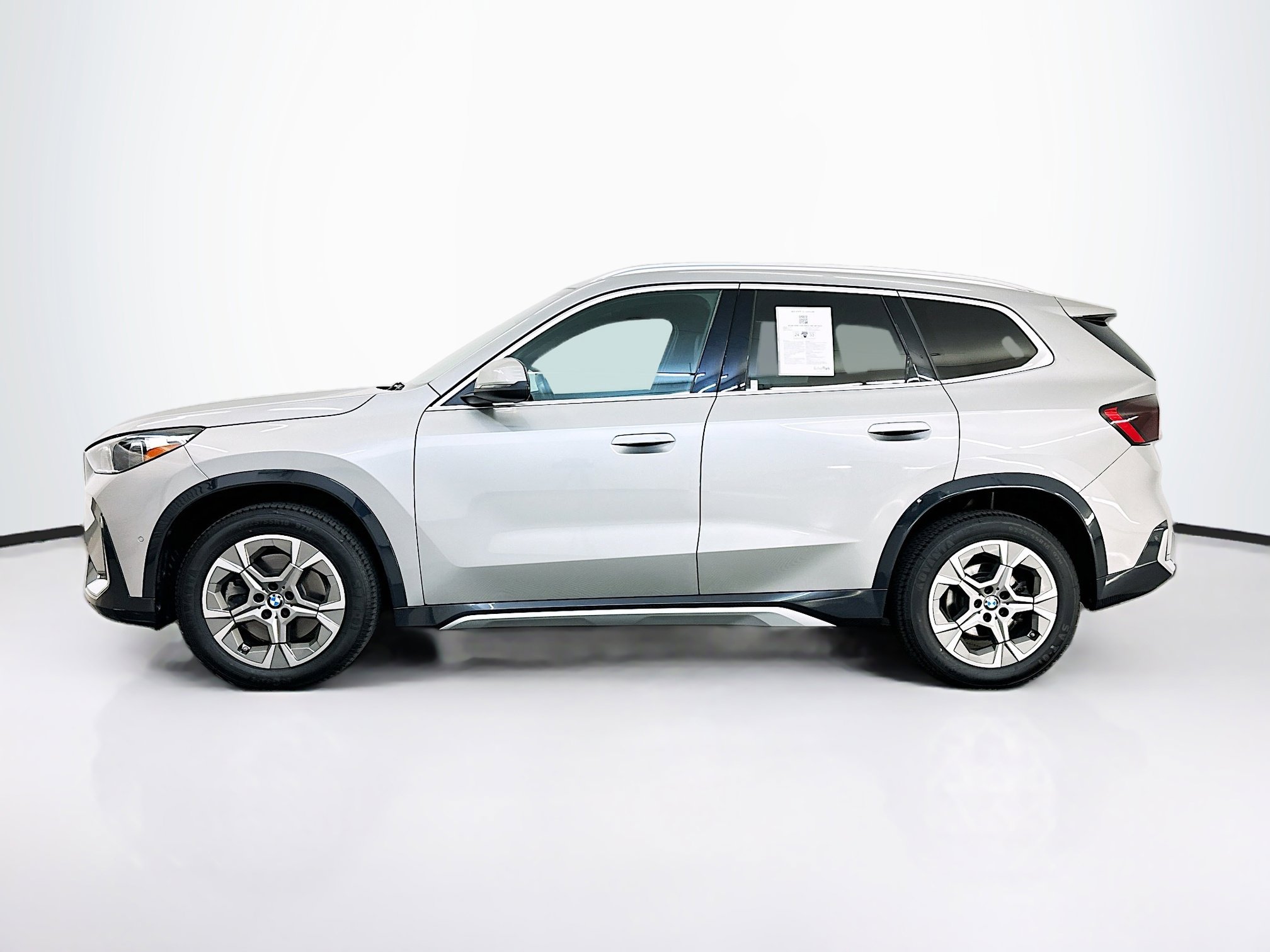 Used 2025 BMW X1 xDrive28i image 4