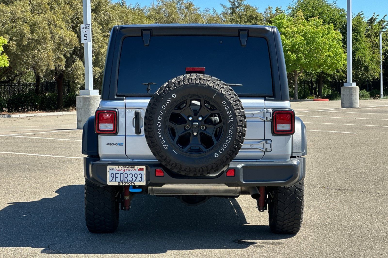 Used 2023 Jeep Wrangler Unlimited w/ Cold Weather Group image 5