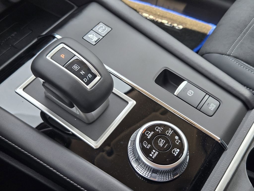 New 2025 Mitsubishi Outlander SE image 15