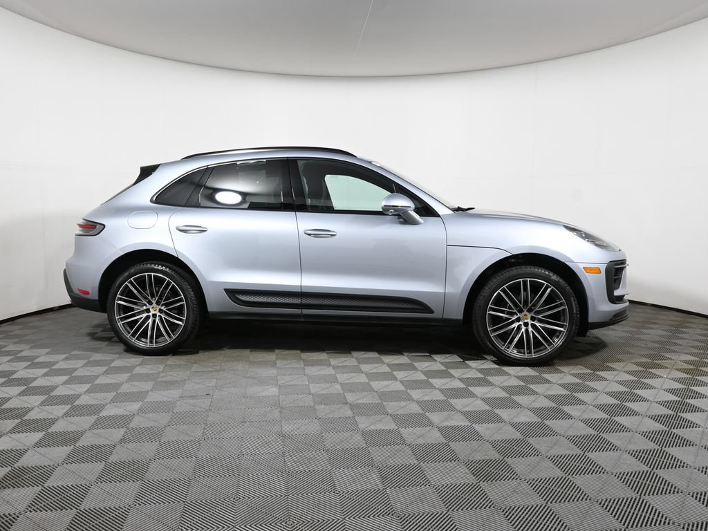 Used 2026 Porsche Macan AWD/4WD image 8