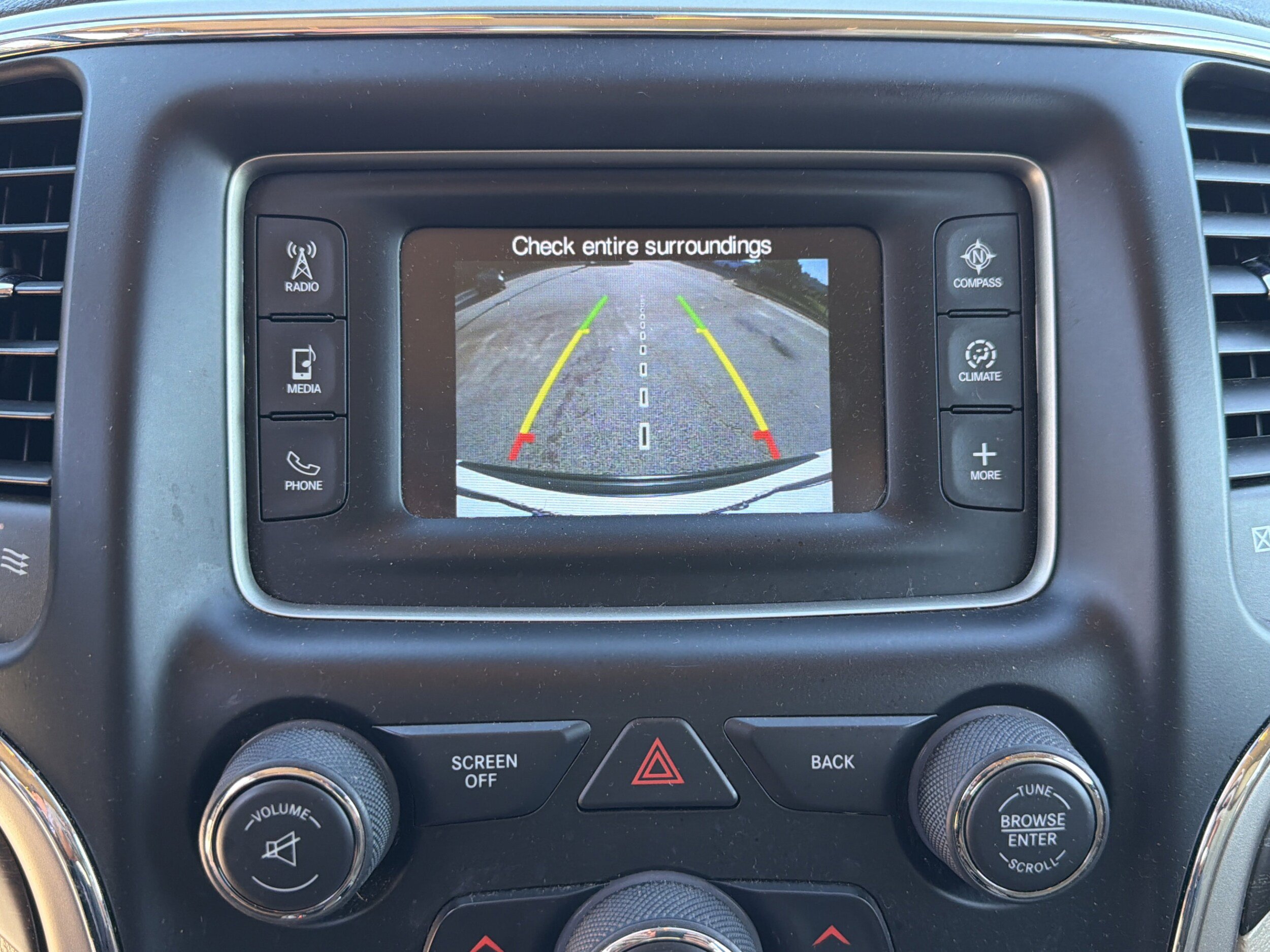 Used 2017 Jeep Grand Cherokee Laredo RWD image 12