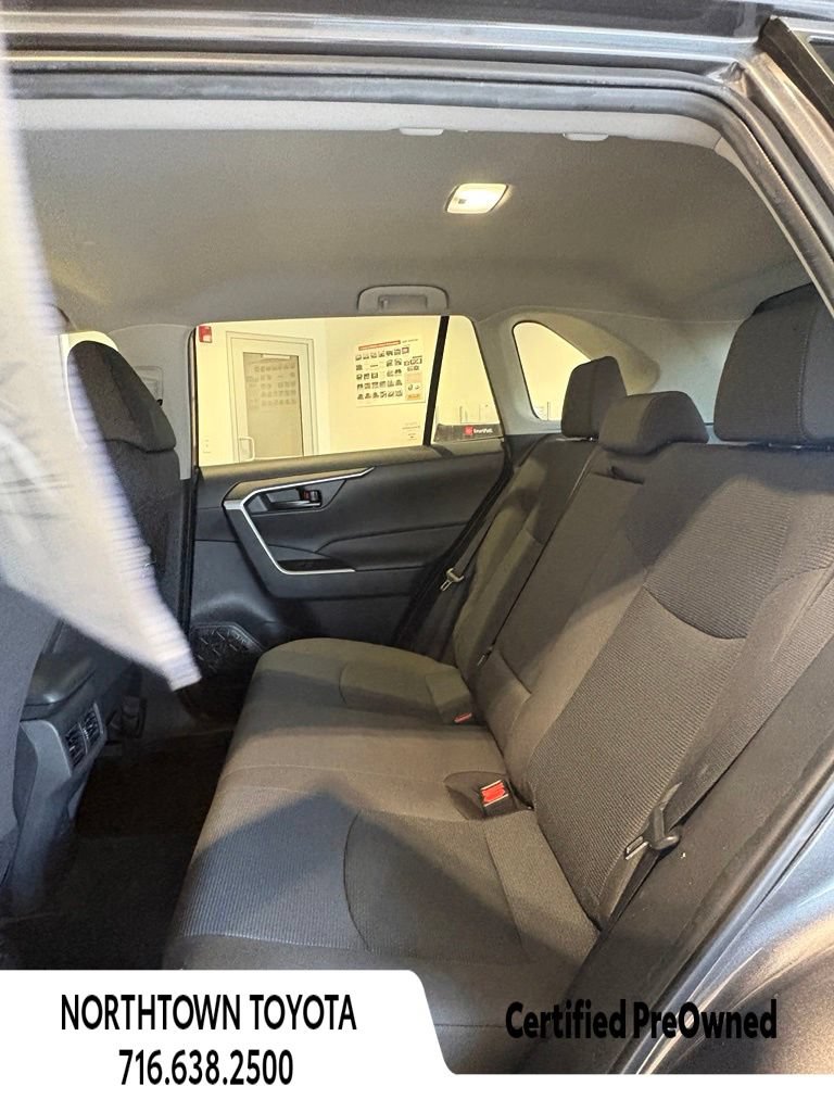 Used 2023 Toyota RAV4 LE AWD/4WD image 16