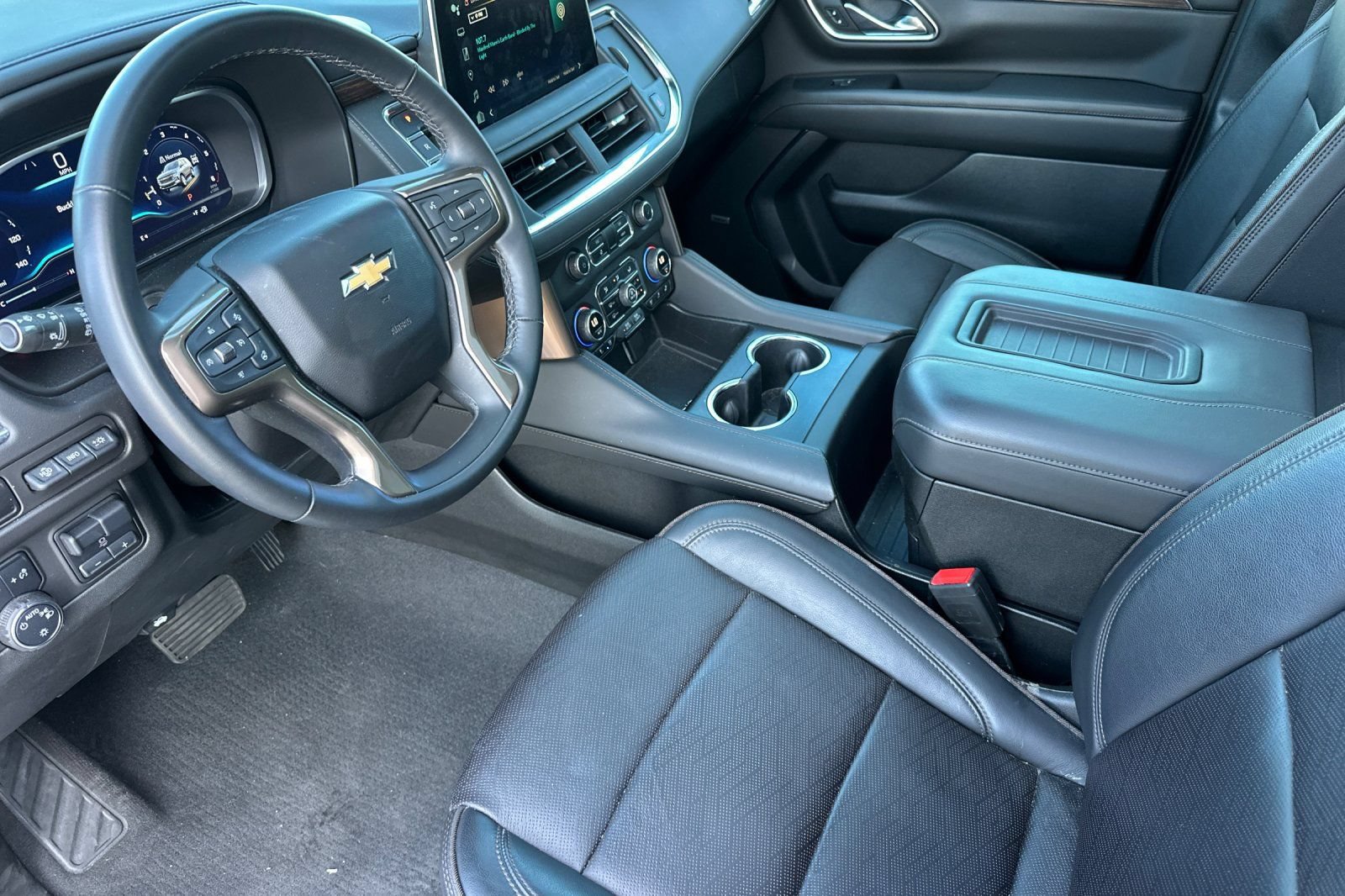 Used 2023 Chevrolet Suburban High Country AWD/4WD image 10