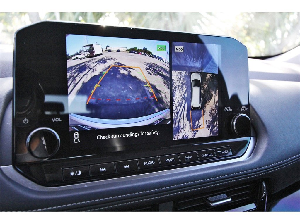 Used 2023 Nissan Rogue SL w/ SL Premium Package image 23