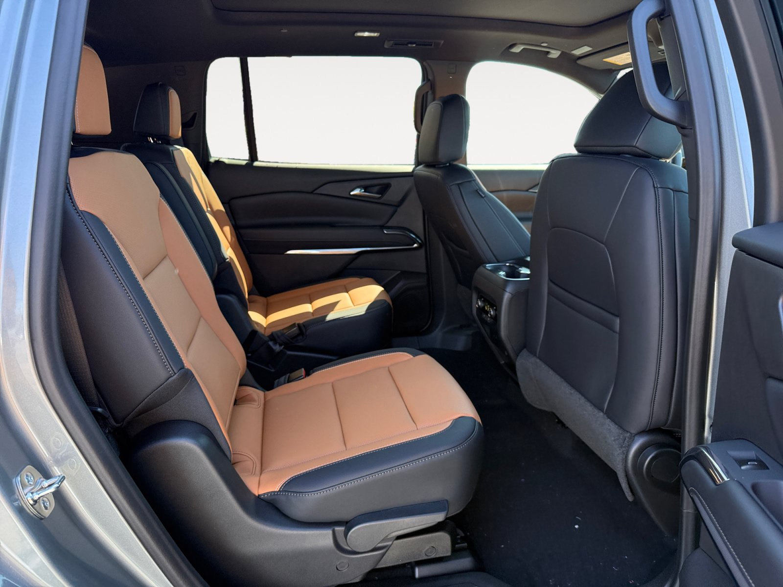 New 2027 Chevrolet Traverse Z71 w/ Driver Confidence Package AWD/4WD image 18