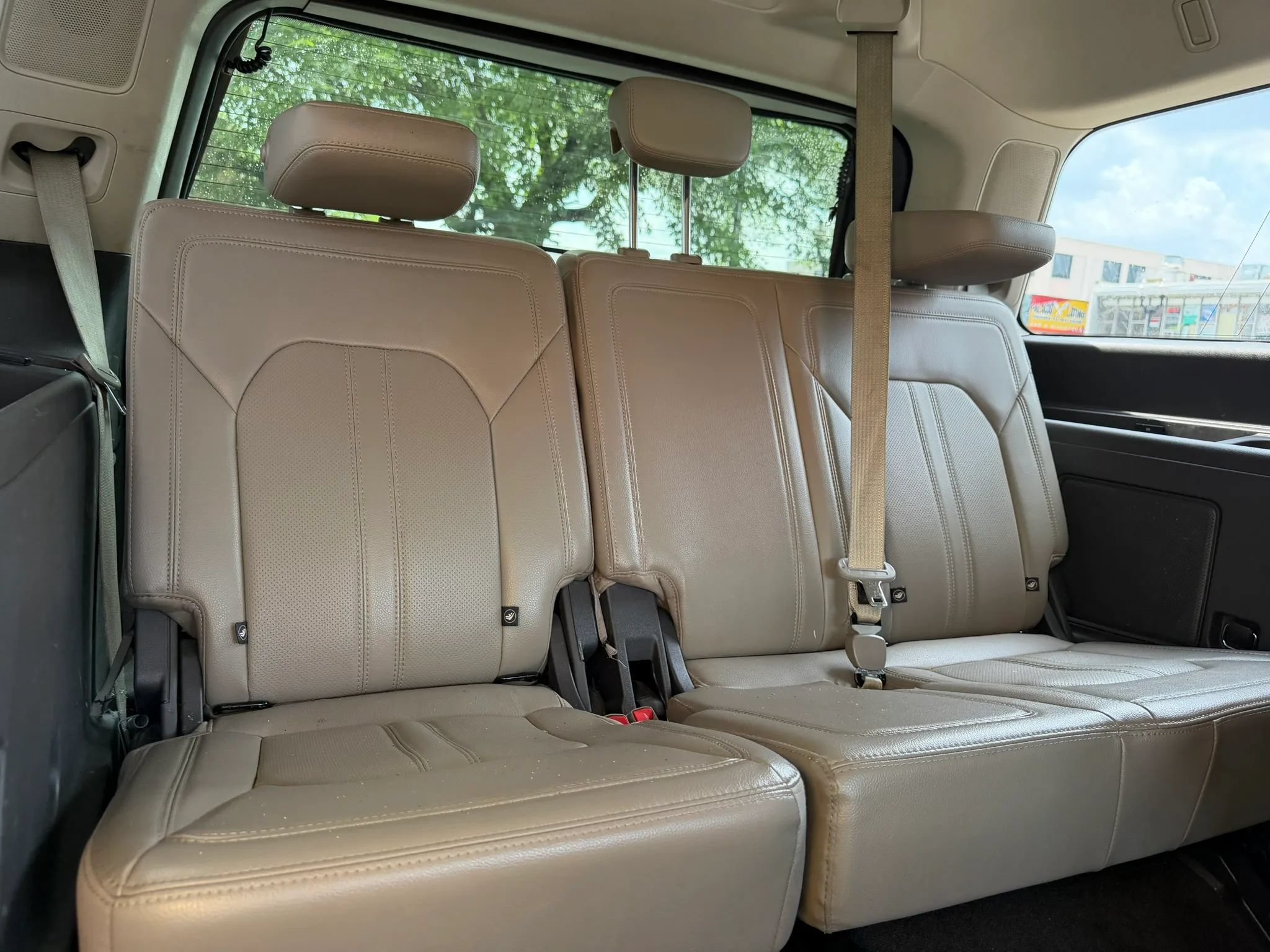 Used 2020 Ford Expedition Limited RWD image 16