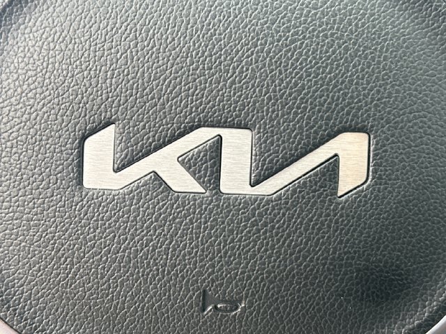 Certified 2025 Kia Sorento LX FWD image 29