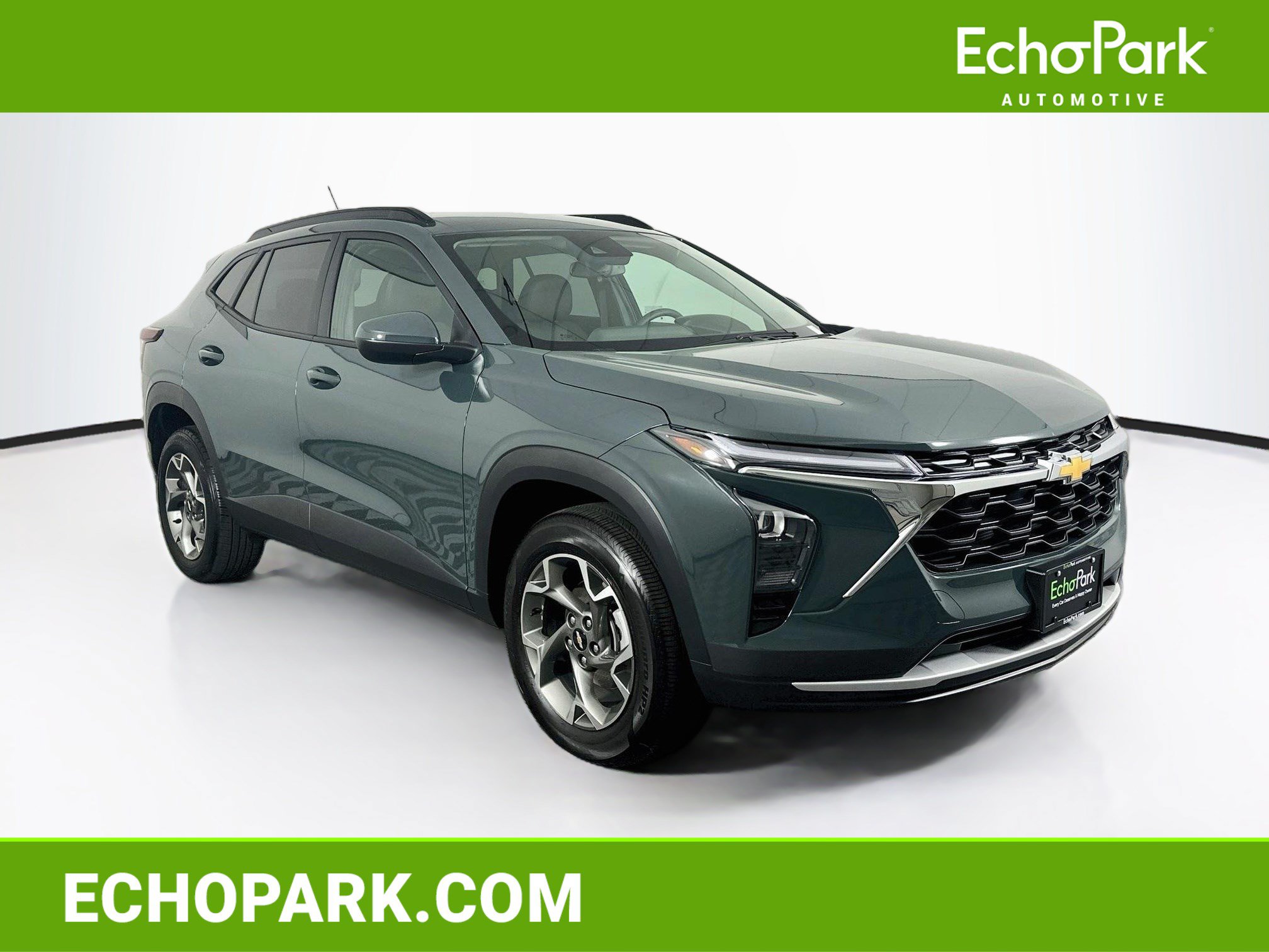 Used 2025 Chevrolet Trax LT