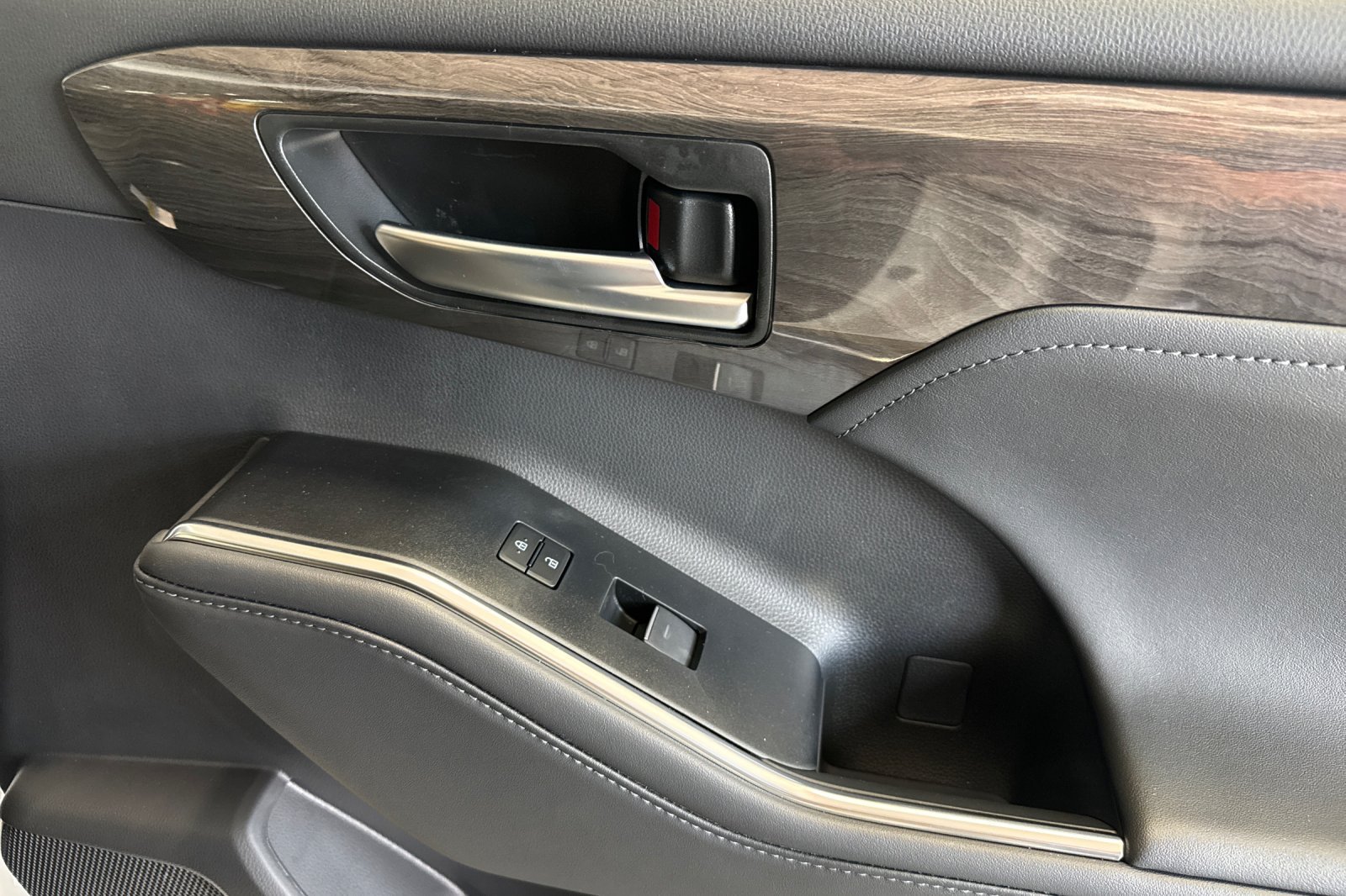 New 2026 Toyota Highlander Limited AWD/4WD image 22