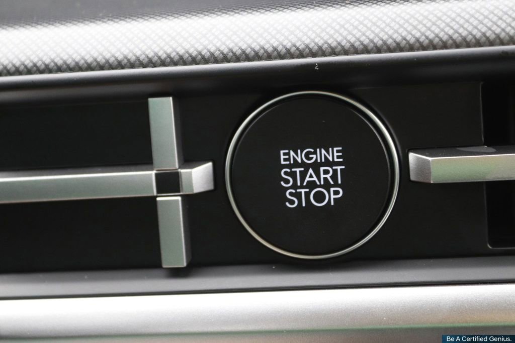 Certified 2025 Hyundai Santa Fe SE image 16