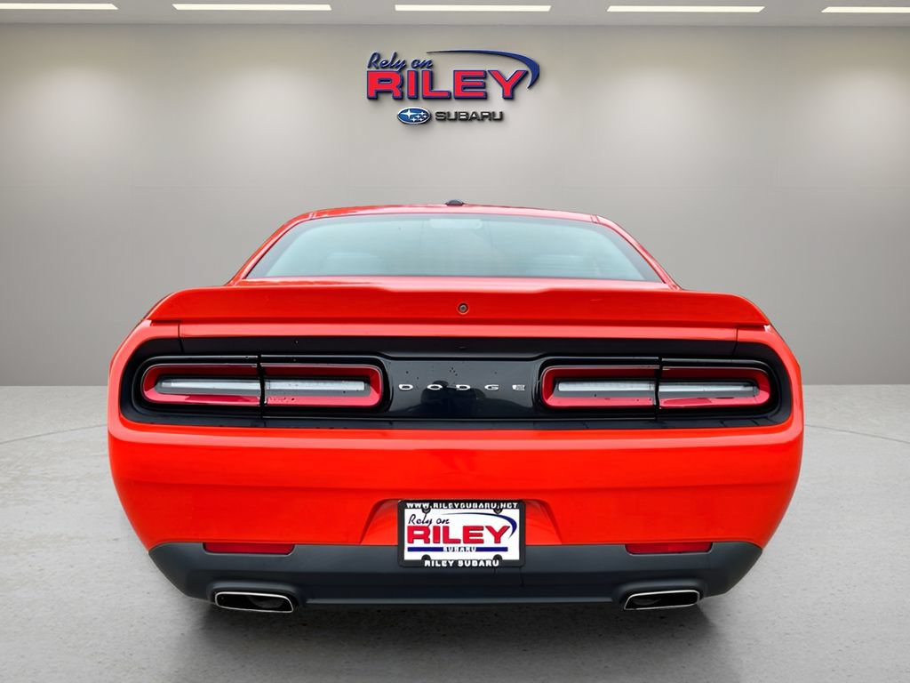 Used 2018 Dodge Challenger SXT RWD image 4