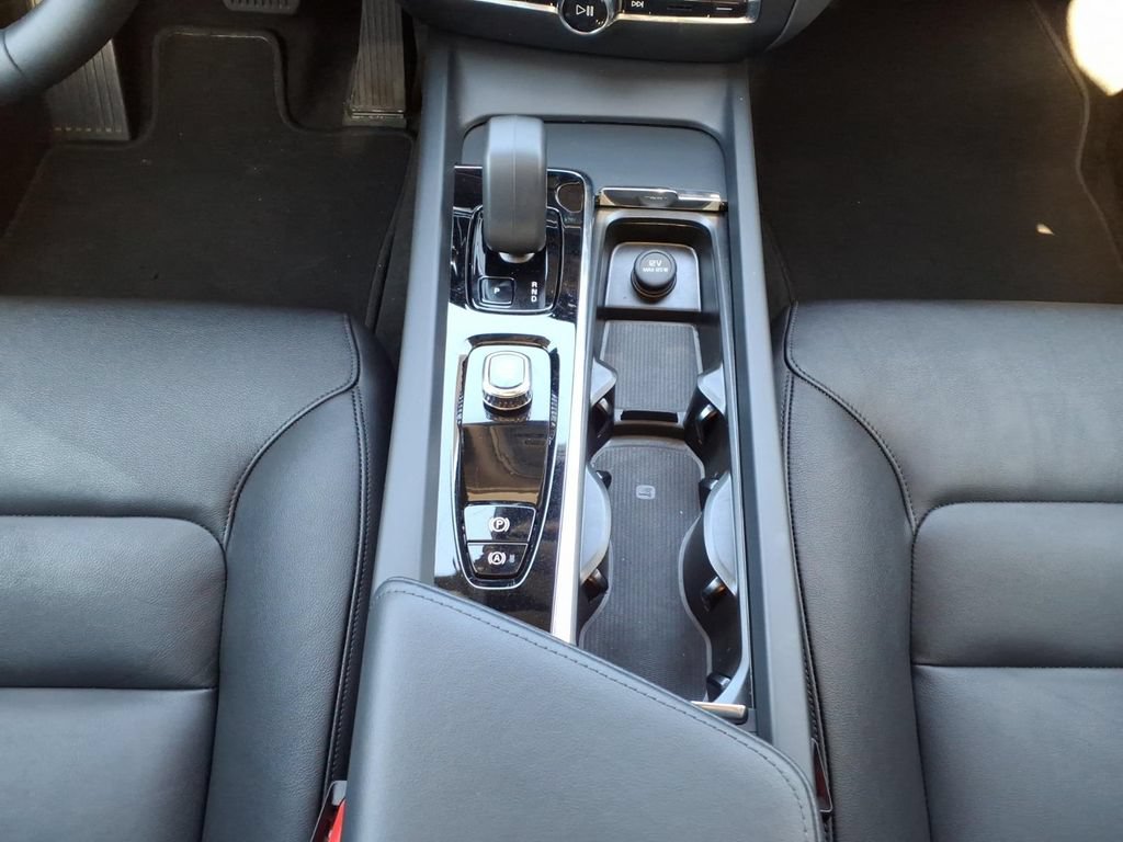 Certified 2025 Volvo S60 B5 Core FWD image 19