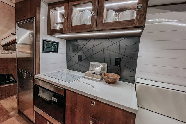 Used 2022 Ford F550 4x4 Crew Cab Super Duty w/ Power Equipment Group image 56