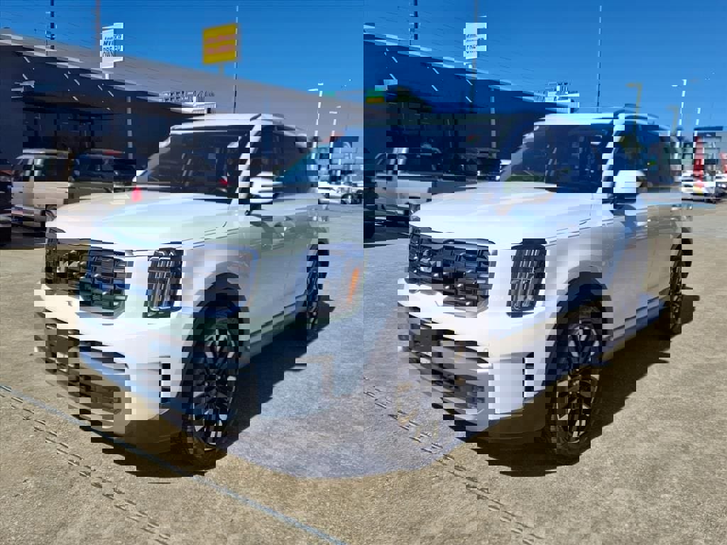 Used 2023 Kia Telluride SX image 3