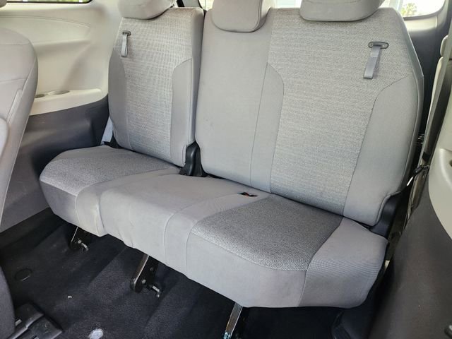 Used 2022 Toyota Sienna LE FWD image 32