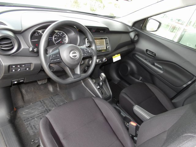Used 2025 Nissan Kicks Play S image 11