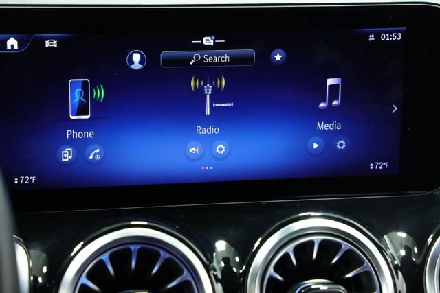 Used 2024 Mercedes-Benz GLB 250 4MATIC image 17