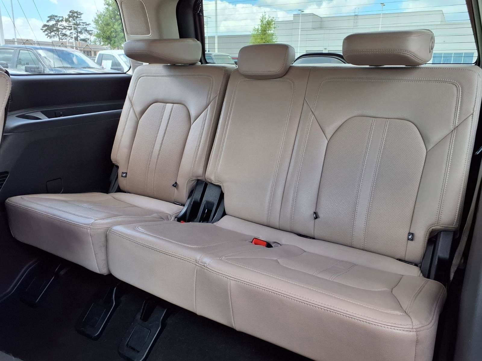 Used 2024 Ford Expedition Limited AWD/4WD image 18