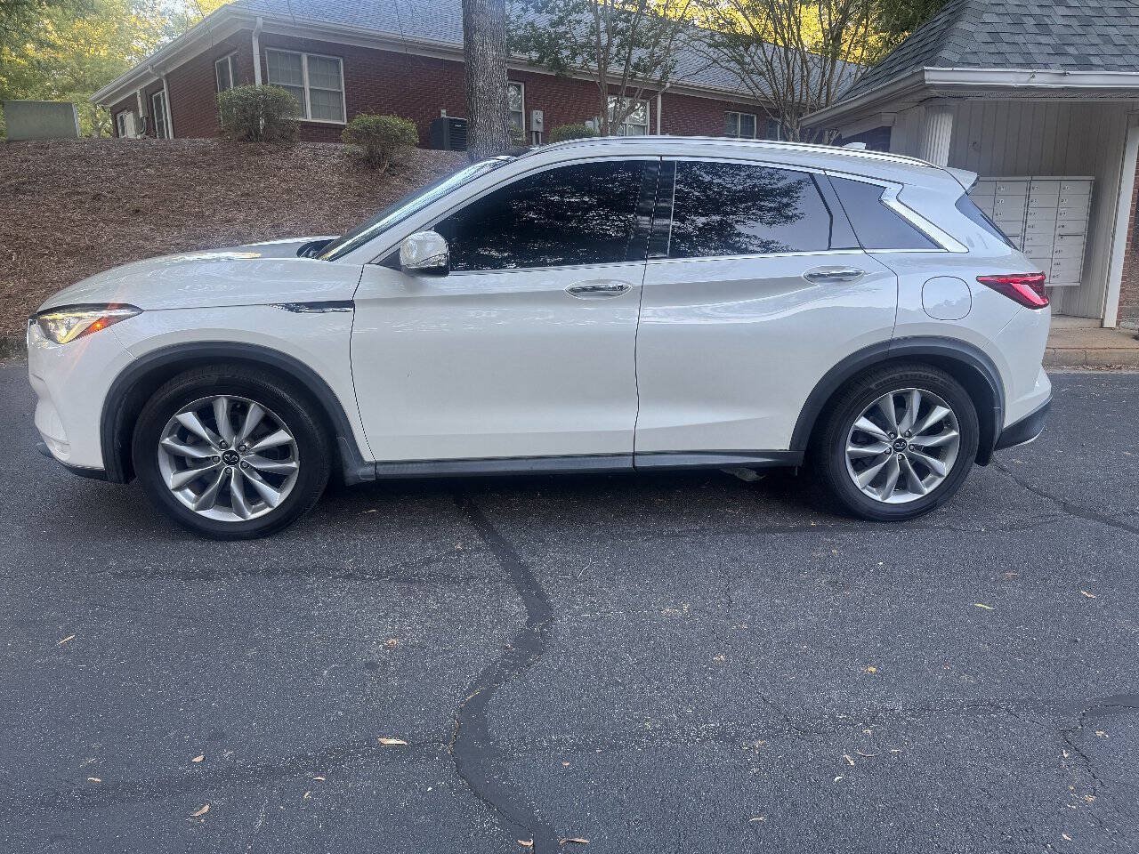 Used 2020 INFINITI QX50 Luxe AWD/4WD image 3