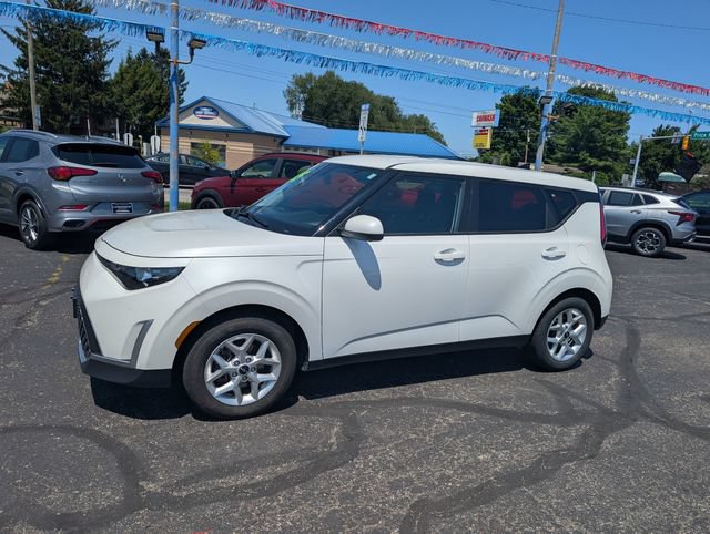 Used 2024 Kia Soul LX w/ LX Technology Package FWD image 4