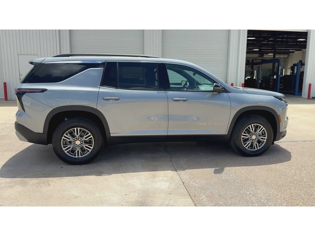 New 2027 Chevrolet Traverse LT w/ Driver Confidence Package FWD image 9