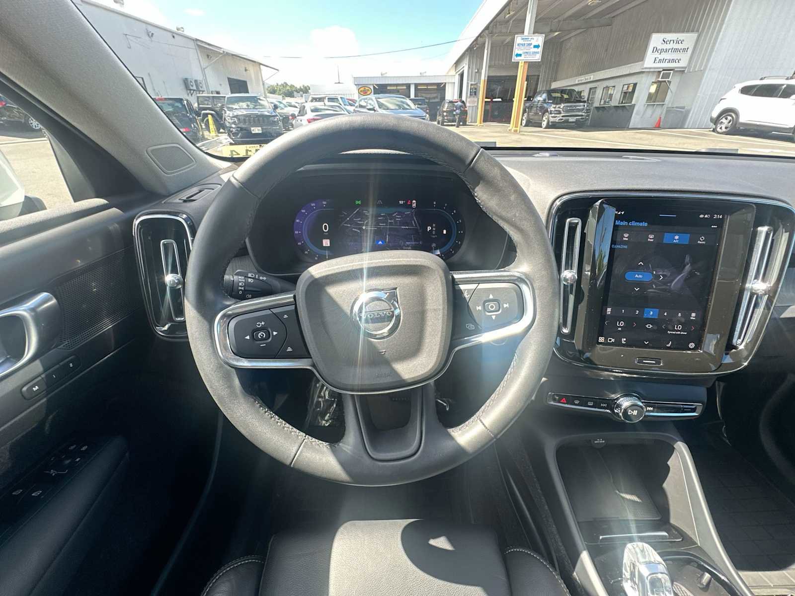 Used 2023 Volvo XC40 B4 Plus w/ Driver Assist Package image 10