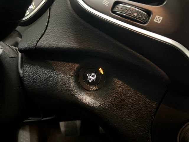 Used 2022 Jeep Cherokee Latitude Lux AWD/4WD image 17