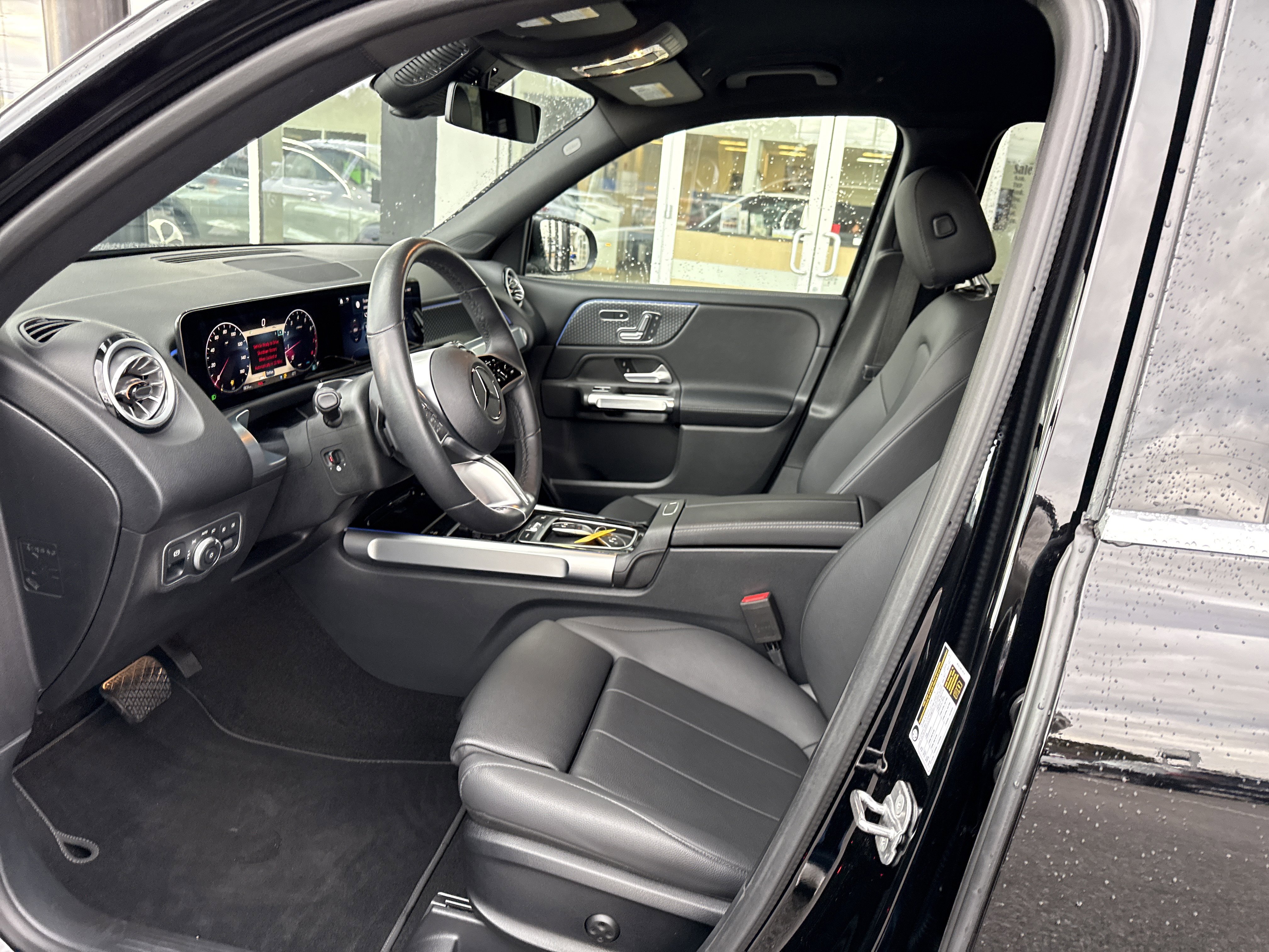 Certified 2025 Mercedes-Benz GLB 250 4MATIC image 10