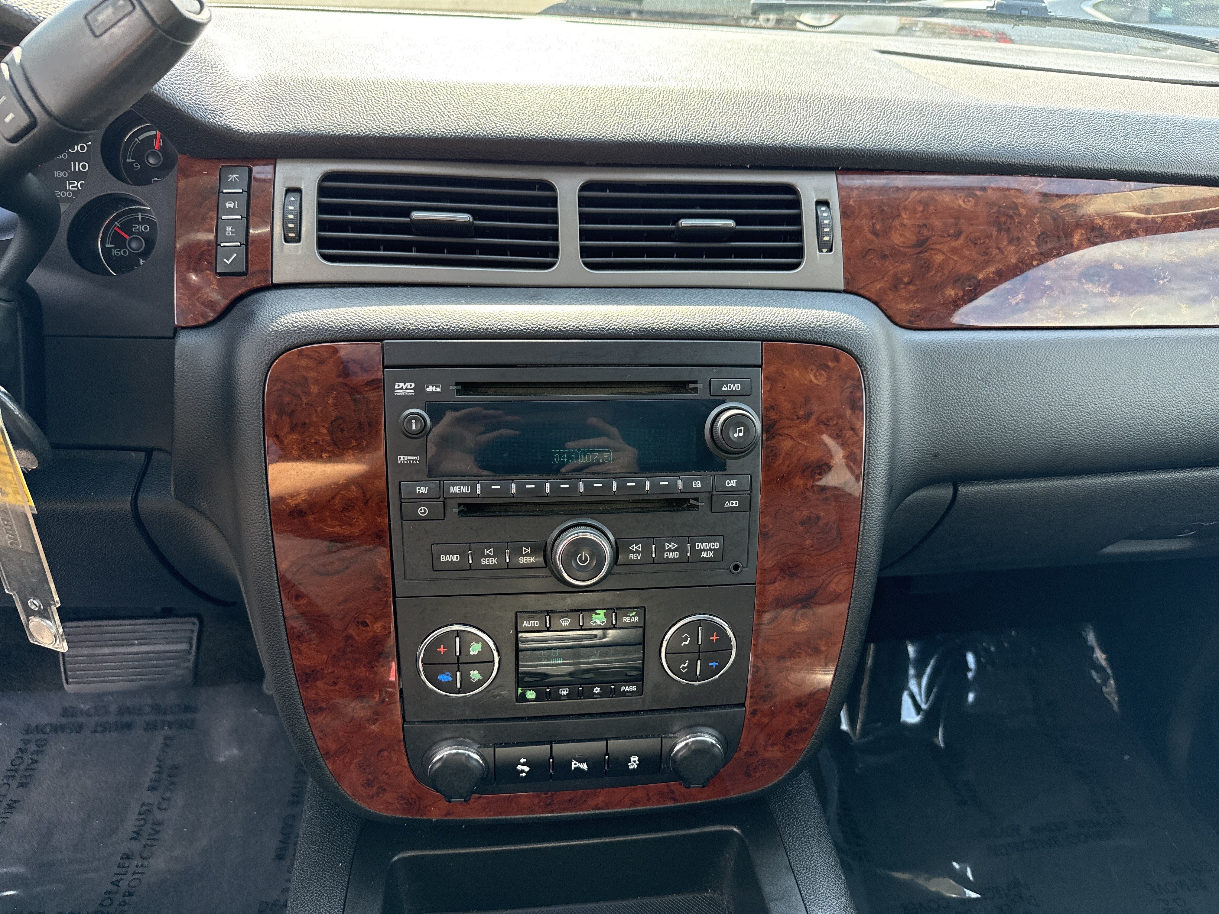 Used 2013 Chevrolet Tahoe LT w/ Luxury Package RWD image 23