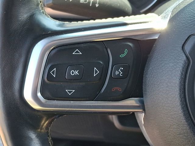 Used 2018 Jeep Wrangler Unlimited Sahara w/ Dual Top Group AWD/4WD image 22