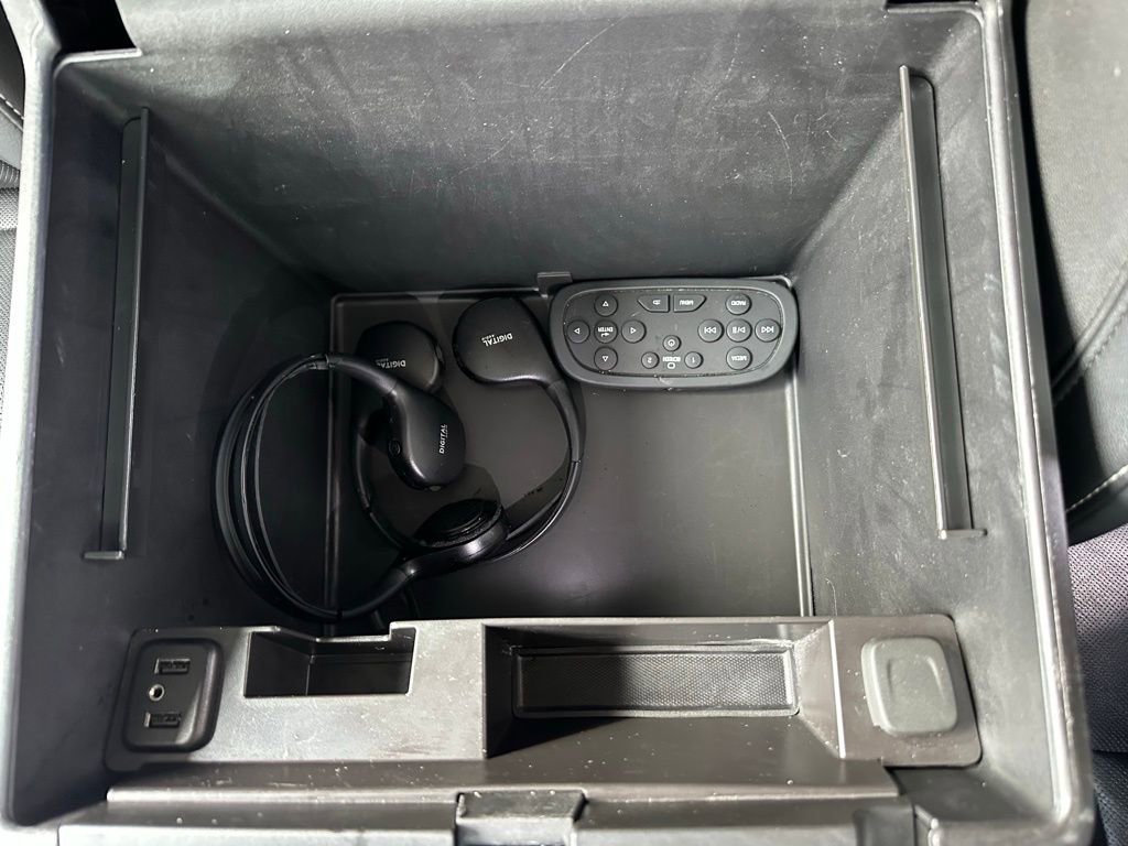 Used 2019 GMC Yukon SLT w/ Premium Edition image 27