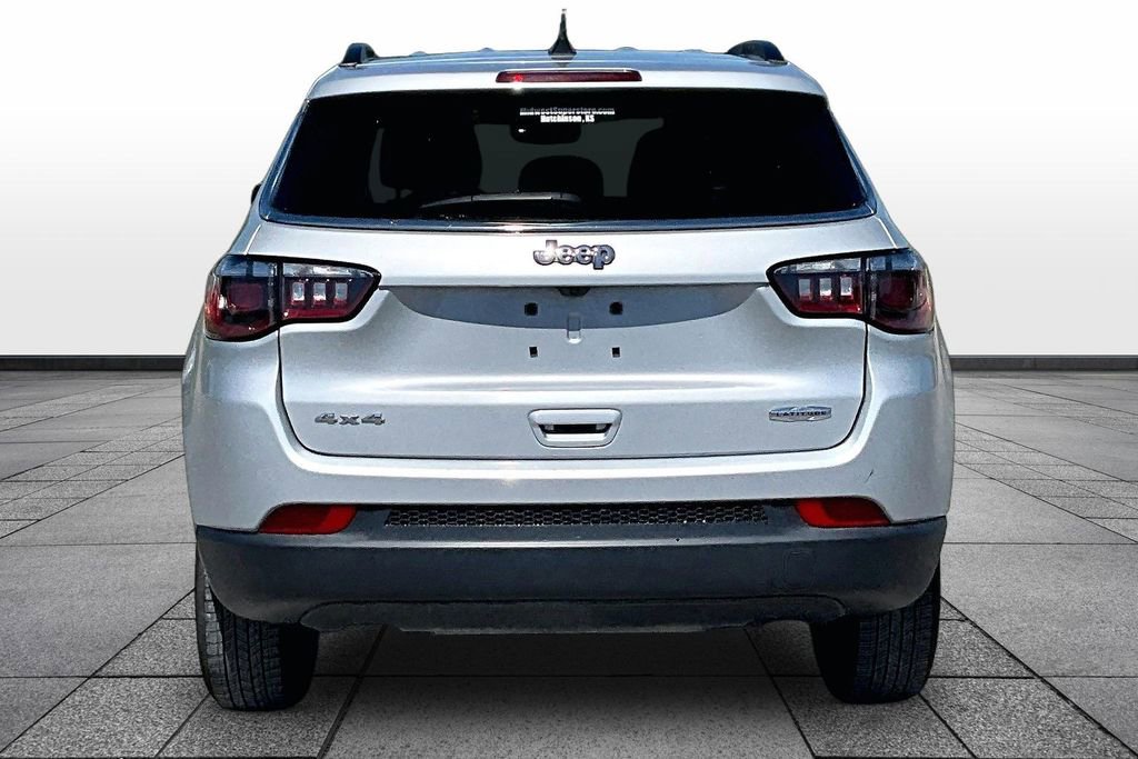 Used 2024 Jeep Compass Latitude AWD/4WD image 4