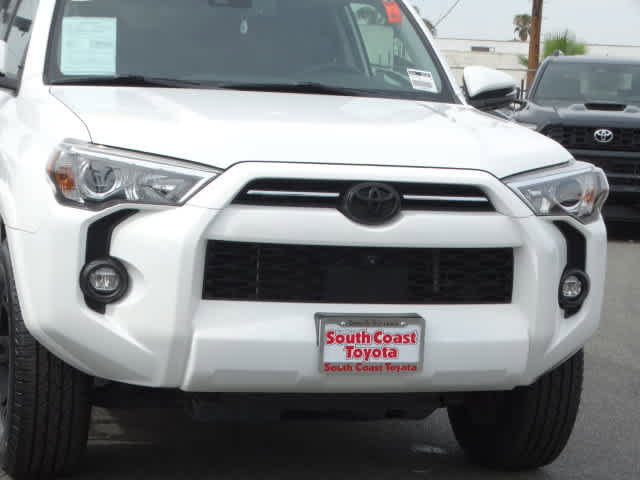 Used 2023 Toyota 4Runner SR5 Premium w/ Moonroof Package image 4
