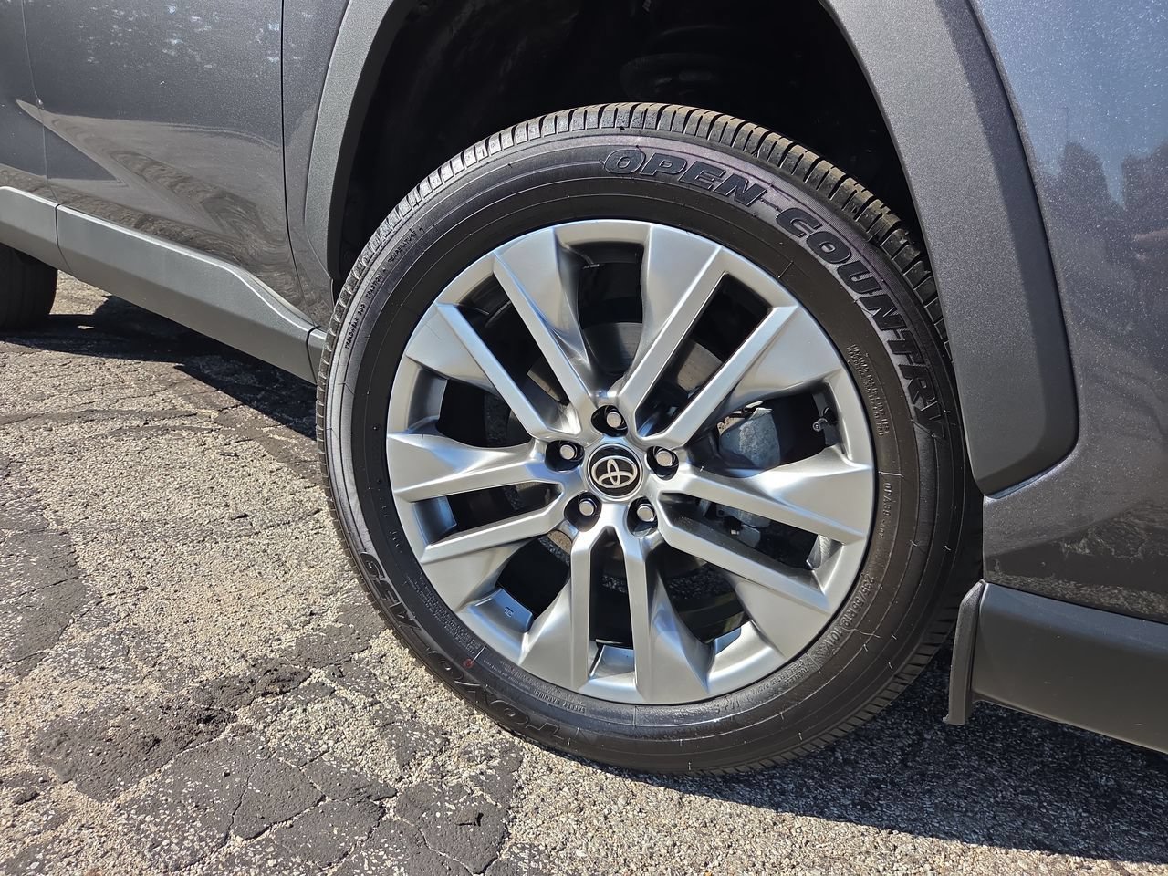 Used 2022 Toyota RAV4 XLE Premium FWD image 12