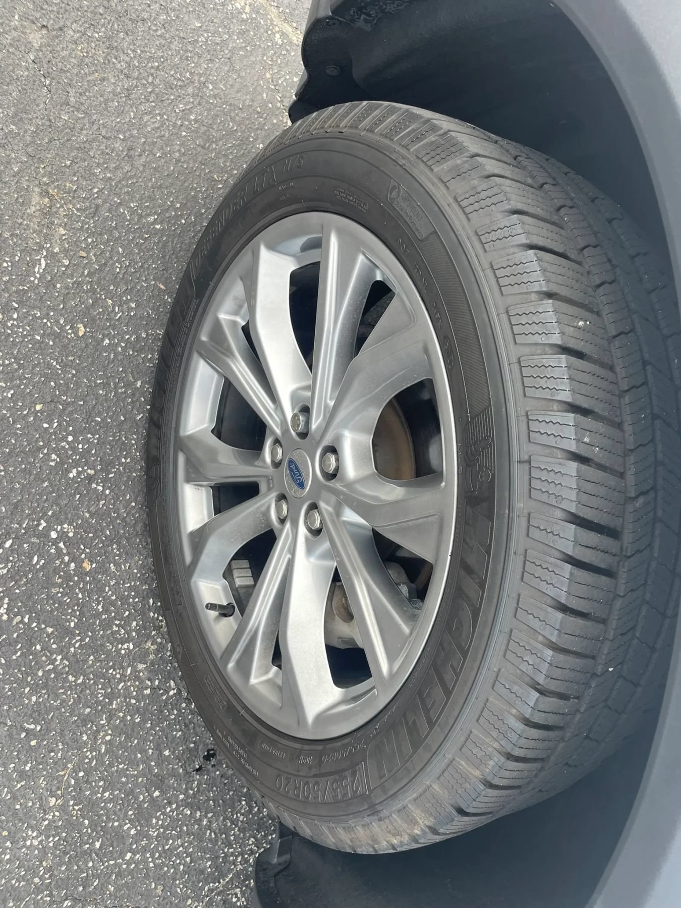 Used 2020 Ford Explorer XLT w/ Equipment Group 202A AWD/4WD image 9