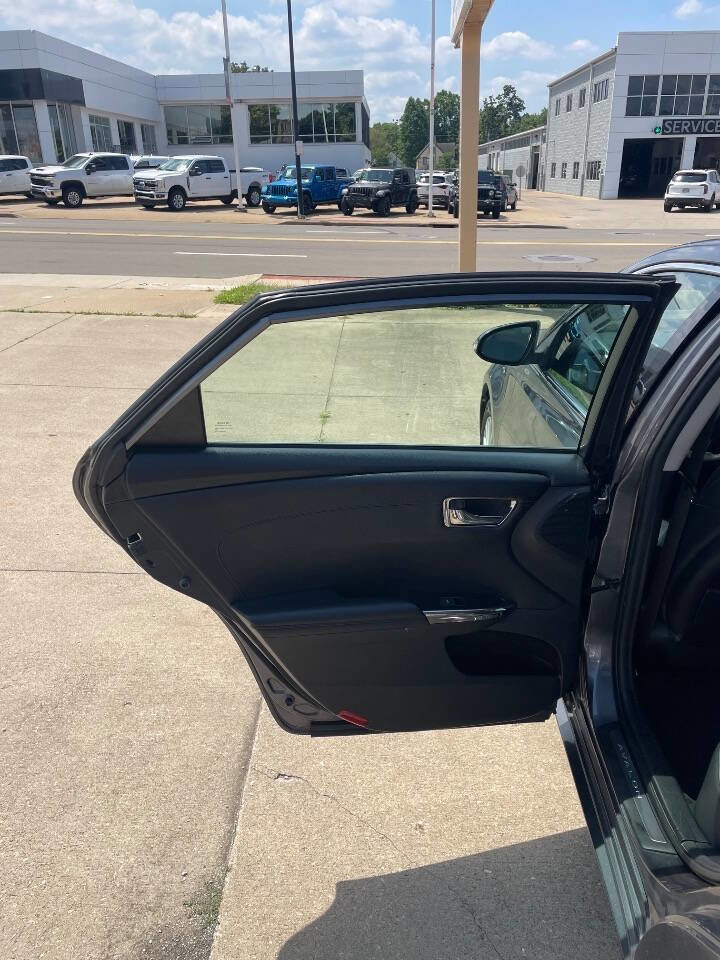 Used 2013 Toyota Avalon Limited image 26