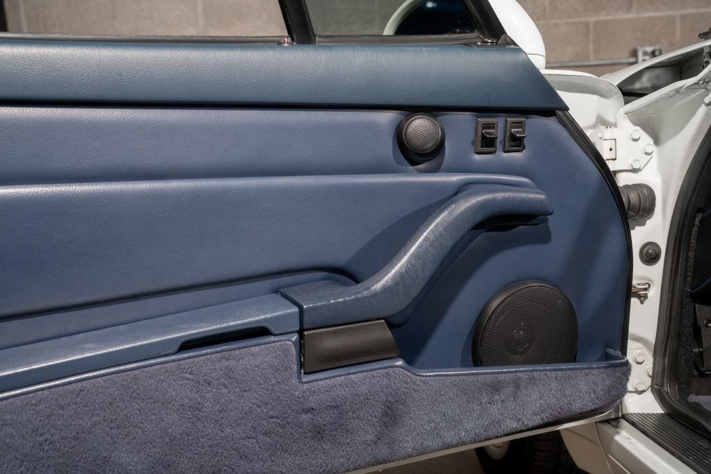 Used 1995 Porsche 911 Cabriolet image 18