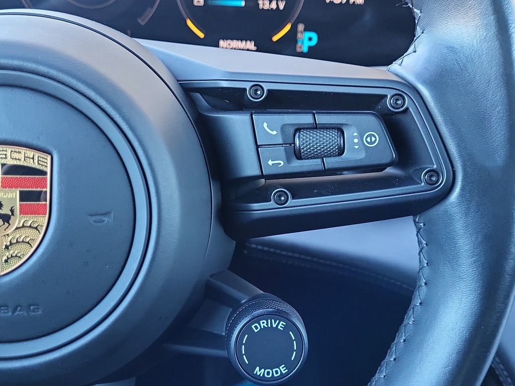 Used 2022 Porsche Taycan 4S image 23