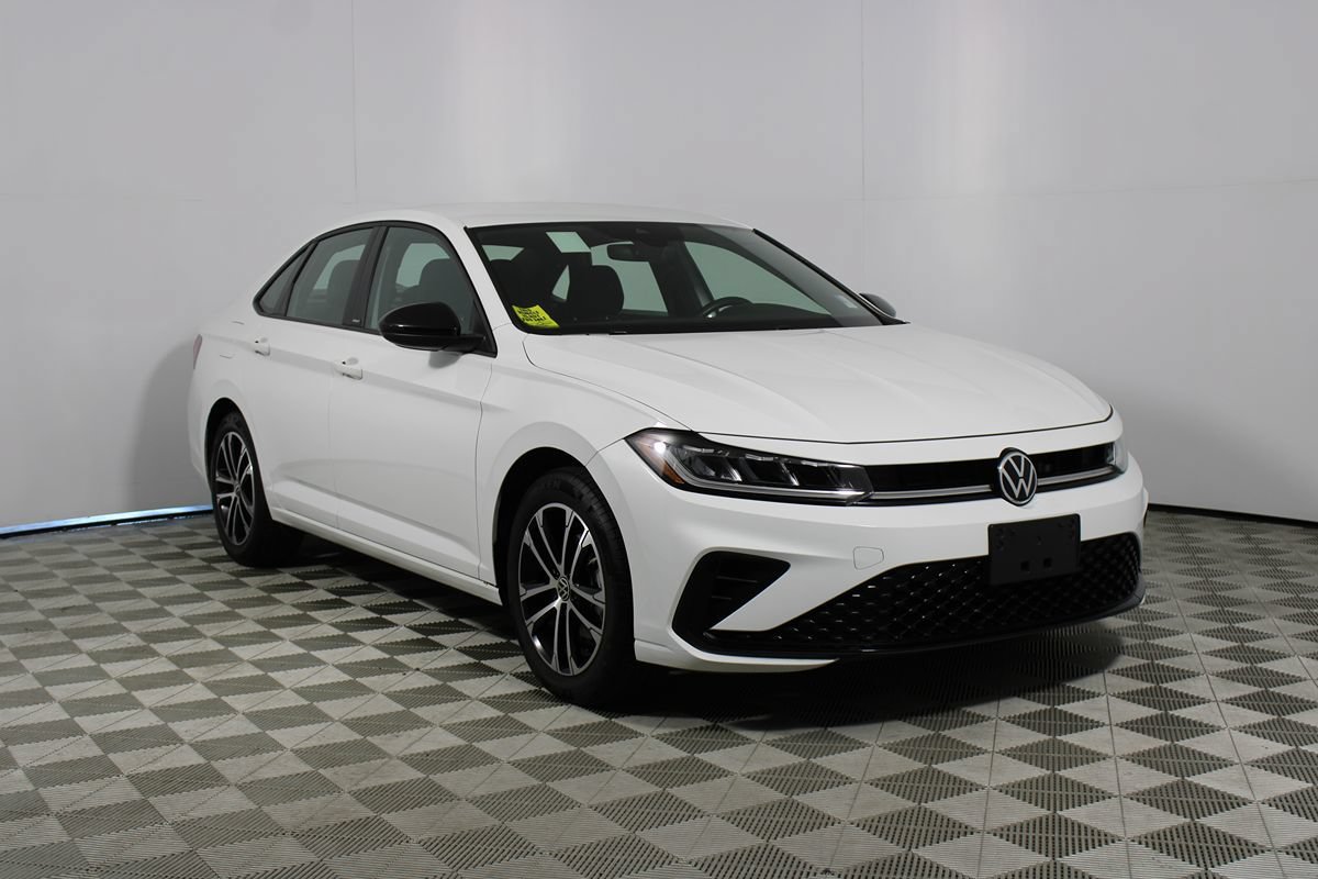 Used 2025 Volkswagen Jetta Sport FWD image 26