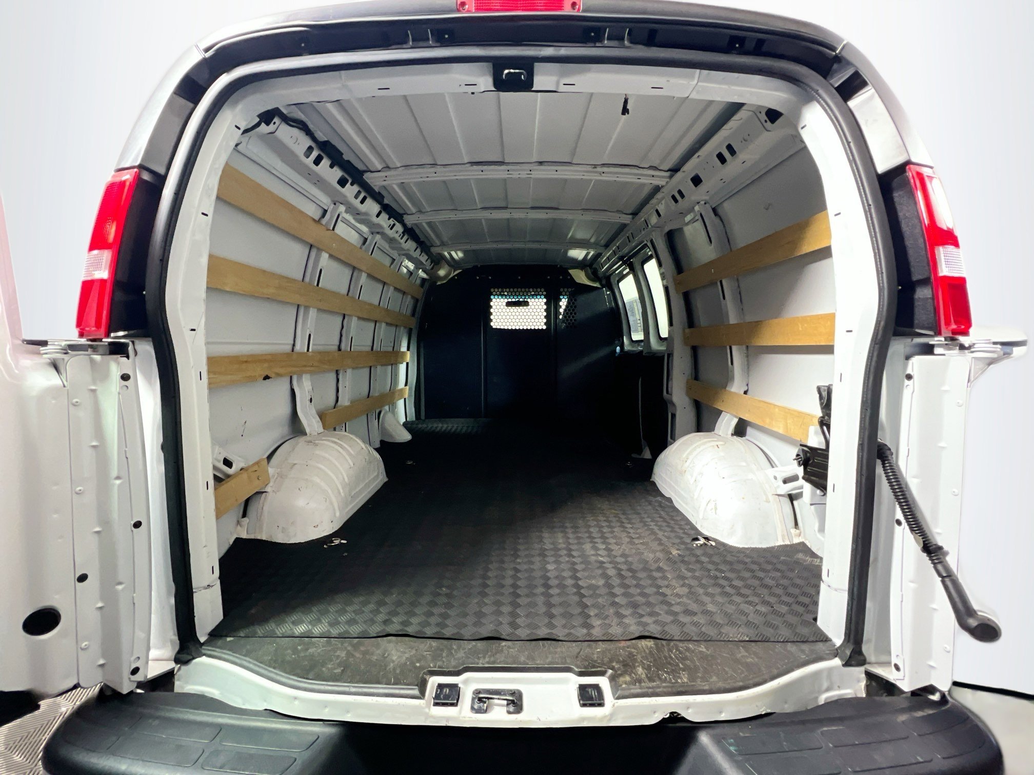 Used 2024 GMC Savana 2500 w/ Driver Convenience Package image 31