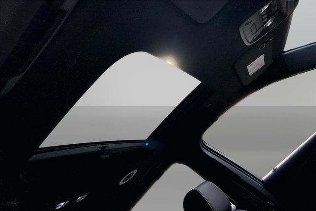 Used 2023 Chevrolet Traverse Premier AWD/4WD image 22