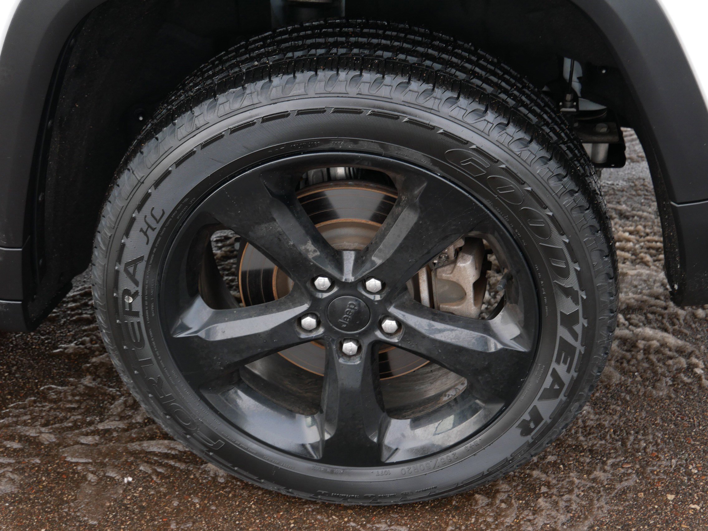 Certified 2023 Jeep Grand Cherokee L Limited w/ Black Appearance Package image 15