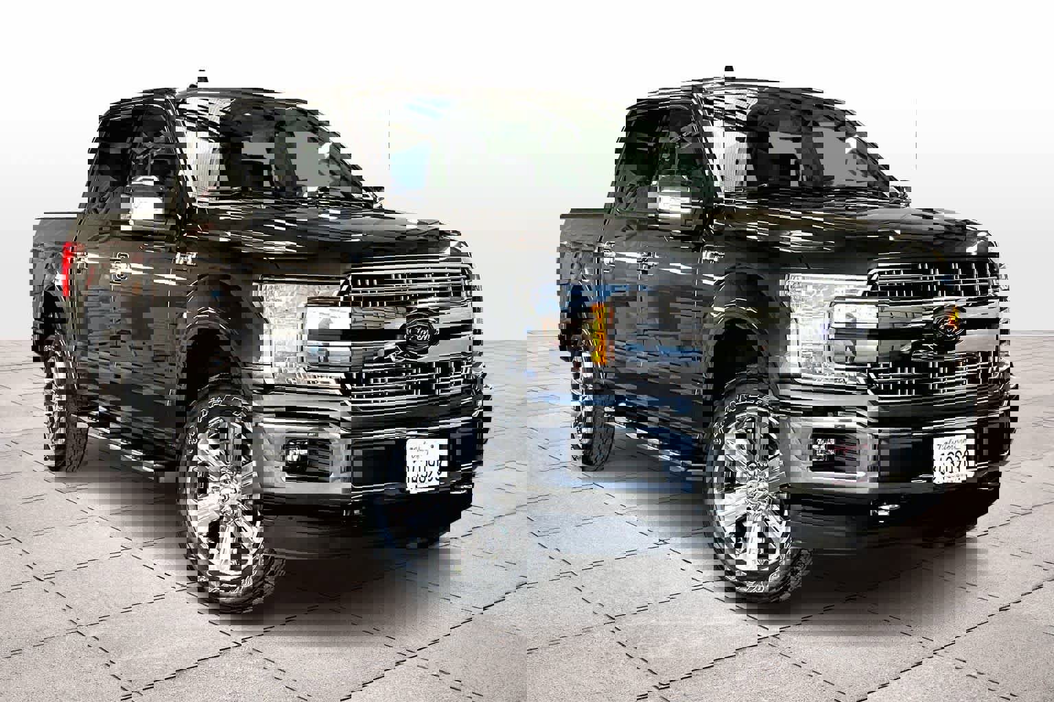 Used 2020 Ford F150 Lariat image 2