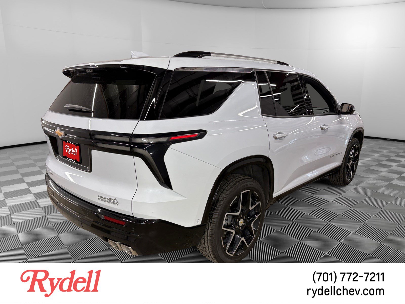 Used 2026 Chevrolet Traverse High Country w/ LPO, Floor Liner Package AWD/4WD image 5