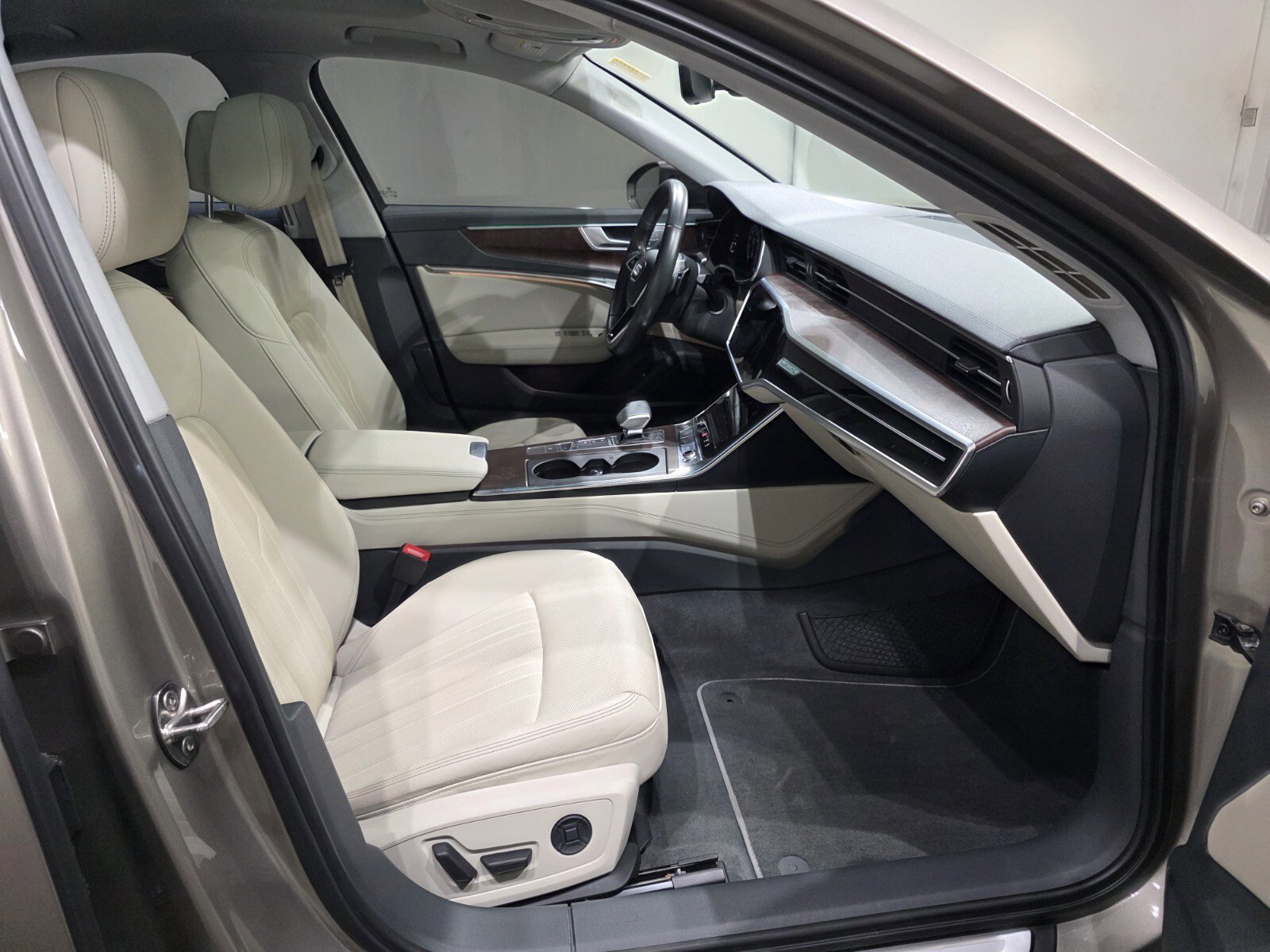 Used 2020 Audi A6 2.0T Premium Plus w/ Premium Plus Package AWD/4WD image 21