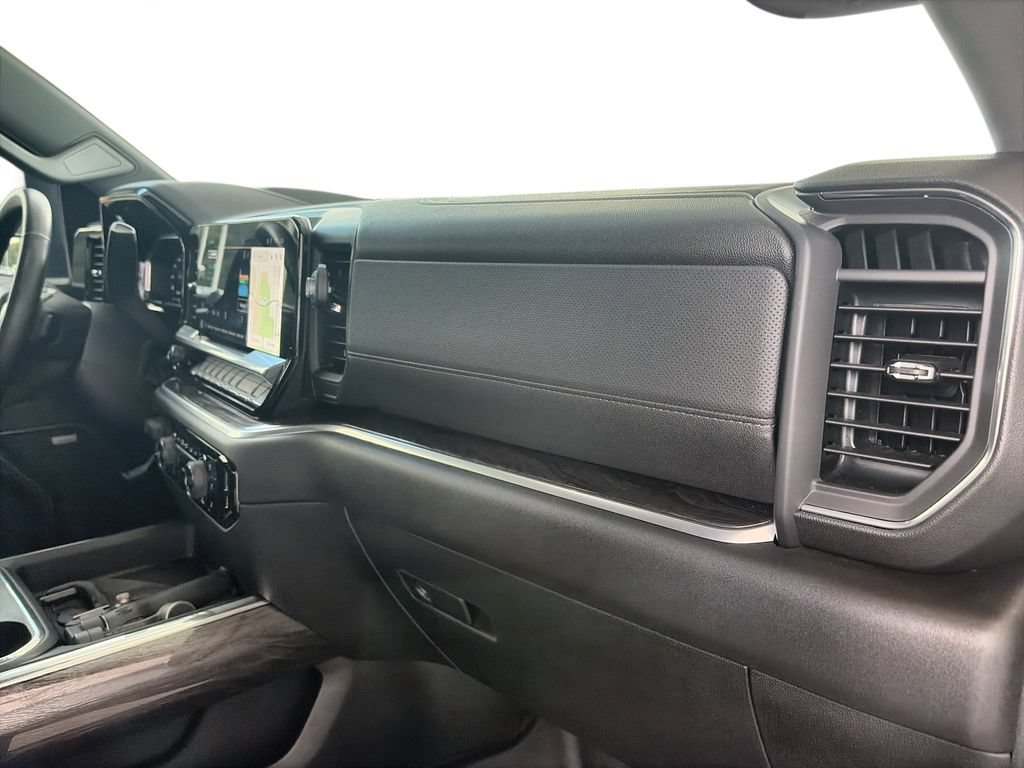 Used 2026 Chevrolet Silverado 2500 LTZ w/ LTZ Premium Package AWD/4WD image 30