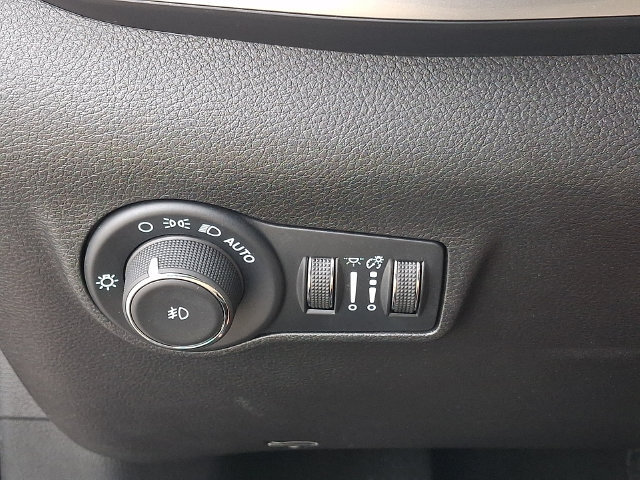 Certified 2024 Jeep Compass Latitude AWD/4WD image 24