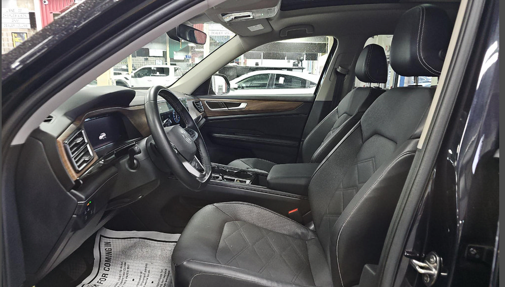 Used 2024 Volkswagen Atlas SE w/ Panoramic Sunroof Package AWD/4WD image 23