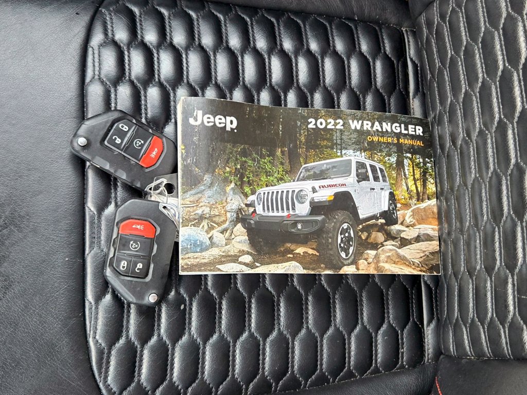 Used 2022 Jeep Wrangler Unlimited Rubicon w/ Xtreme Recon 35" Tire Package AWD/4WD image 13