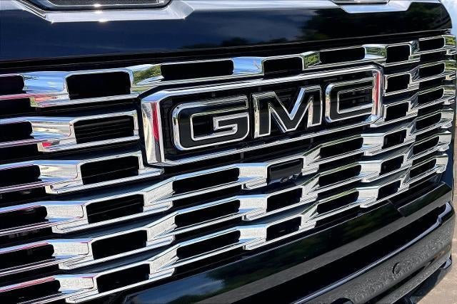 Used 2024 GMC Sierra 3500 Denali w/ Denali Reserve Package AWD/4WD image 32